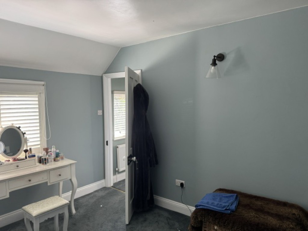 Lot: 77 - FORMER STABLE BLOCK ARRANGED AS A CHARMING COTTAGE WITH GARAGE AND GARDENS - Bedroom Two